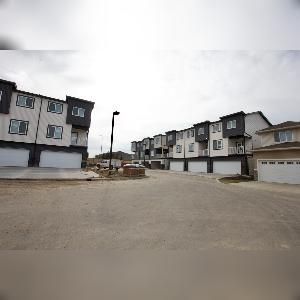 3 Bed 2.5 Bath Dbl Garage Balcony Townhouse For Rent Leduc - Photo 5