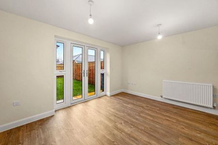 4 bedroom semi-detached house to rent - Photo 2