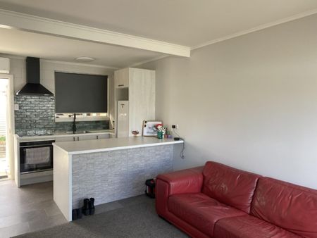 Renovated One Bedroom Flat - Photo 4