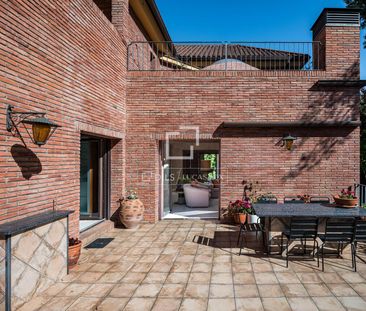 Excellent 5 Bedroom house / villa for rent in Valldoreix, Barcelona - Photo 4