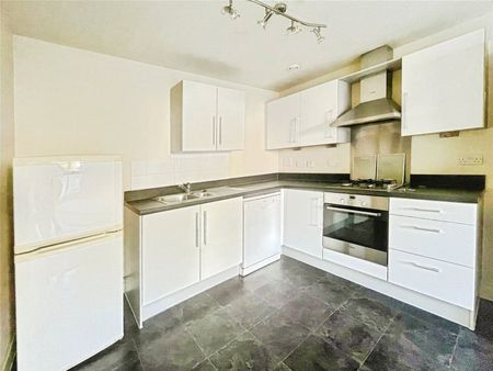 Harrow Close, Addlestone, Surrey, KT15 2GH - Photo 4