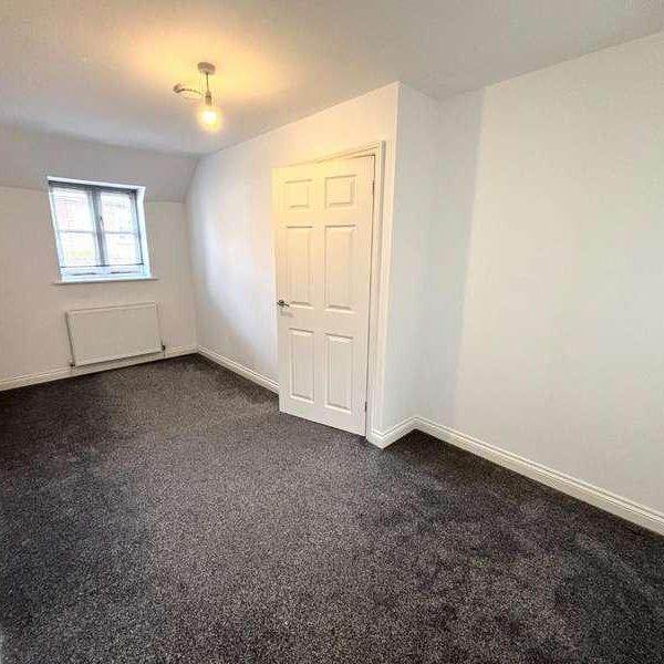 High Street, Fareham, PO16 - Photo 1