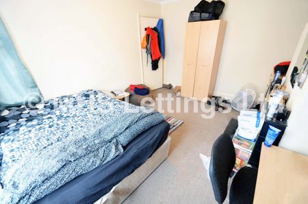 3 Bedroom Mid Terraced House for rent in Mayville Avenue - Photo 4