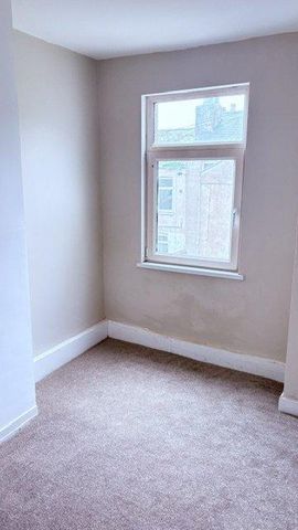 2 bedroom property to rent - Photo 2