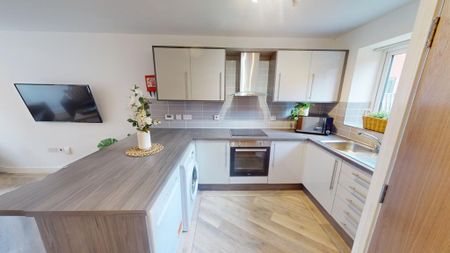 3 bedroom ground floor flat to rent - Photo 5