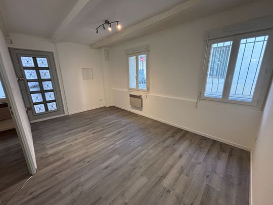 Location Appartement 1 pièce 28m² NIMES 30000 - Photo 1