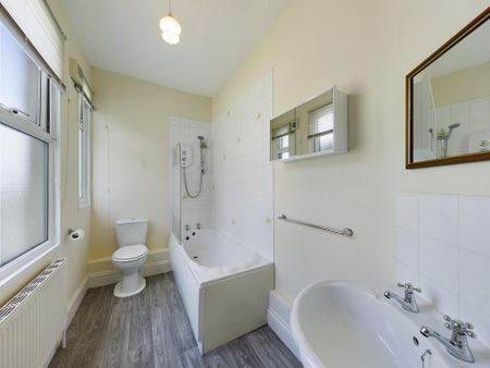 1 bedroom ground floor flat to rent - Photo 4