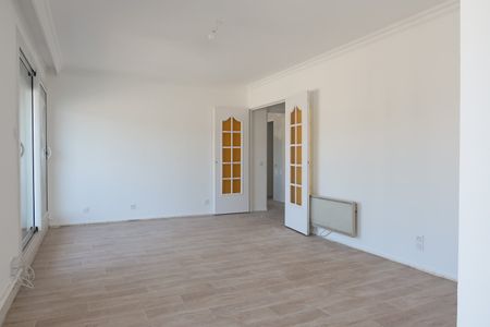 Location Appartement 5 pièces 87m² ST ETIENNE 42000 - Photo 5