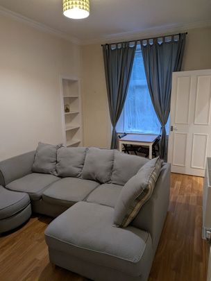 2 Bed Flat, Pitt Street, EH6 - Photo 1