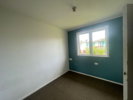 Large Family Home - Photo 5