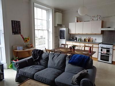 6 bedroom maisonette to rent - Photo 1