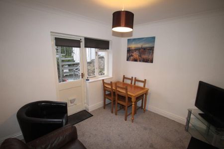 3 Bedroom | 12 North Road East, Flat 2, PL4 6AS - Photo 5