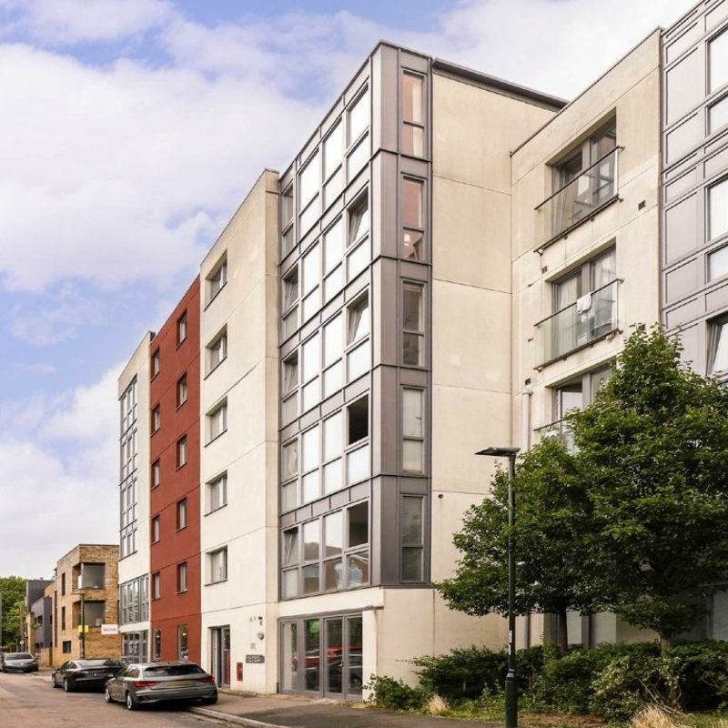Orchard Road, TW9, London - Photo 1