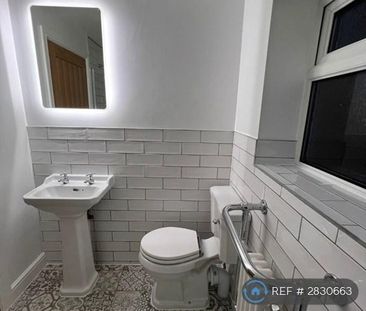 3 bedroom terraced house to rent - Photo 6