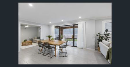 Modern Family Home - Photo 2