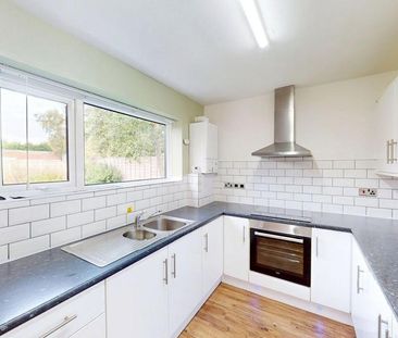 2 bedroom ground floor flat to rent - Photo 6