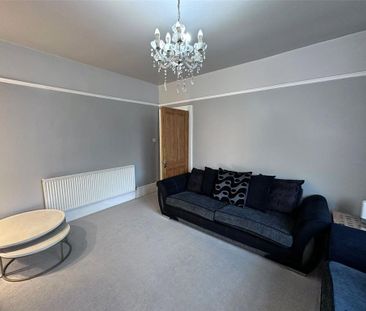 6 bedroom semi-detached house to rent - Photo 2