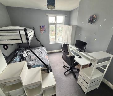 3 bedroom terraced house to rent - Photo 4