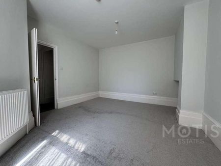 Cheriton Road, Folkestone, CT20 - Photo 4