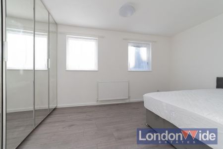 2 bedroom mews to rent - Photo 5