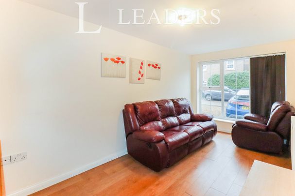 4 bedroom house to rent Whistlefish Court, Norwich, NR5 - Photo 1