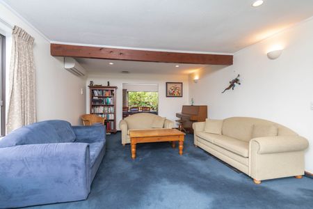 39 Thatcher Crescent, Crofton Downs - Photo 2