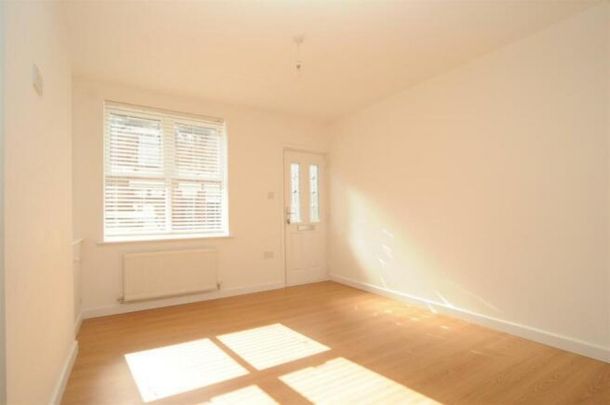 Dickenson Street - Warrington - WA2 - Photo 1