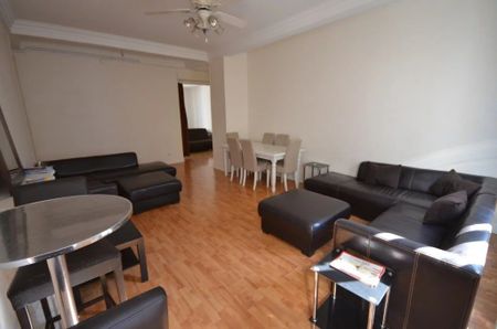 Location Appartement 4 pièces 99m² NICE 06000 - Photo 2