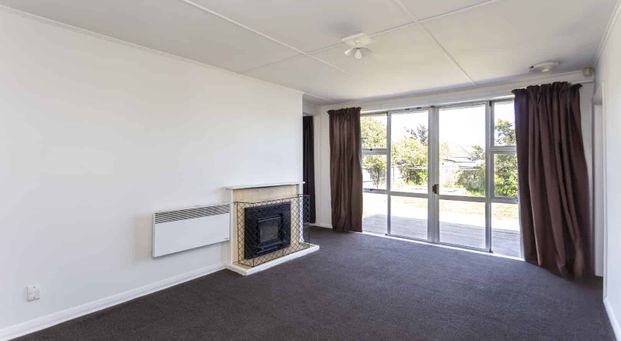 Freshly renovated 4 Bedroom 2 Bathroom property - Photo 1