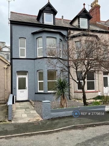 6 bedroom semi-detached house to rent - Photo 3