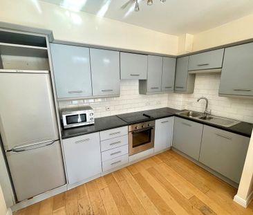 2 bedroom flat to rent - Photo 4