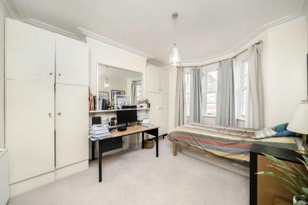 4 bedroom flat to rent - Photo 4