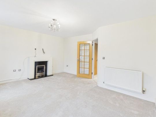 4 bedroom end of terrace house to rent - Photo 1