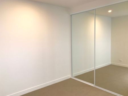 Spacious 2 bedroom apartment! - Photo 3