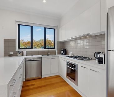 315B Balwyn Road, Balwyn North VIC 3104 - Townhouse For Rent | Domain - Photo 2