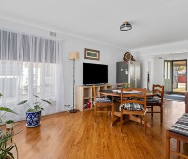Stylishly Renovated & Ready to Enjoy in South Kalgoorlie - Photo 2
