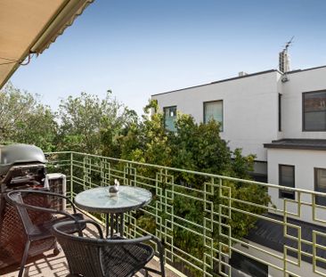 Light-Filled & Spacious in a Boutique Block - Photo 4