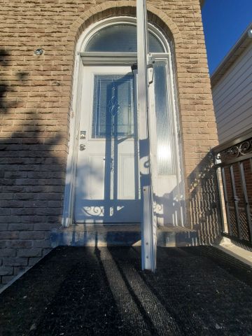 For Lease - 10 Pickard Lane, Brampton, Ontario - Photo 2