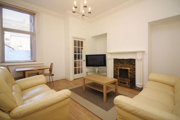 2 bedroom ground floor flat to rent - Photo 1