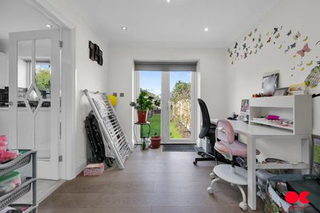 3 bedroom semi-detached house to rent - Photo 4