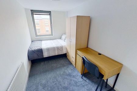 6 bedroom flat to rent - Photo 4