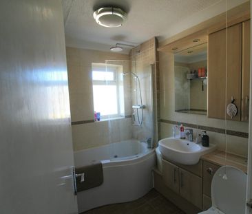 Flat to rent on - Photo 5