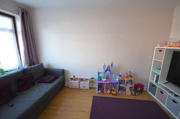 Kynance Gardens, Stanmore, HA7 - Photo 1