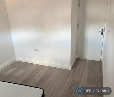 7 bedroom detached house to rent - Photo 2