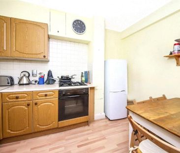 3 Bed Flat, Mundania Court, SE22 - Photo 3