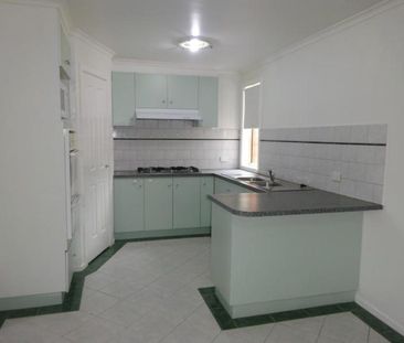 3 Rostron Way, Roxburgh Park, Vic 3064 - Photo 6