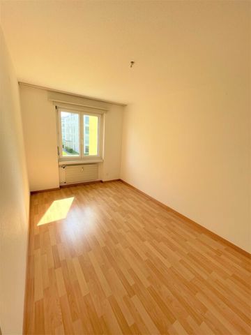 4.5 Zimmer Wohnung mit moderner Küche und Bad in Amriswil - Photo 3