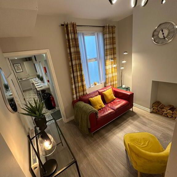 Room 5, 95 Enfield St, Belfast, BT13 3DJ - Photo 1