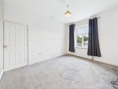 3 bedroom House To Let - Photo 2