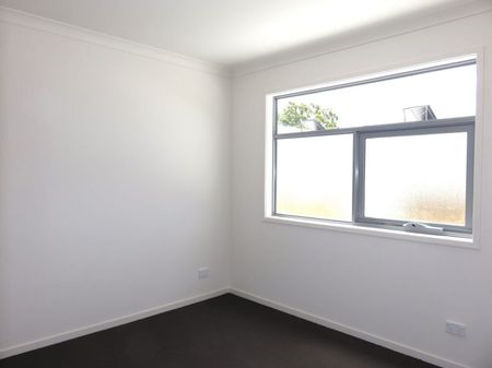 Spacious 3-Bedroom Home in Epping - Photo 2